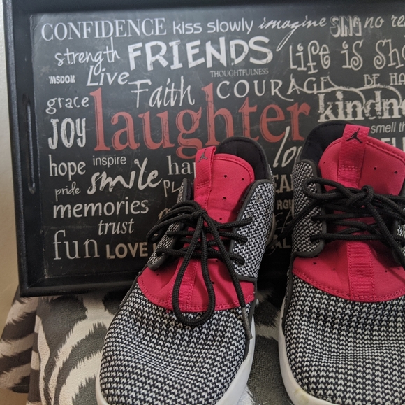 Jordan Sneakers - Picture 3 of 7